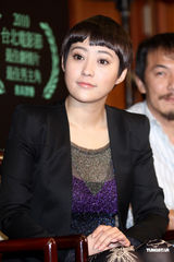 组图：毕晓海送郝蕾“第五张画” 祝“妈妈”骑金马