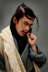 高清：新《水浒》再曝好汉照 林冲玩忧郁青面兽纠结