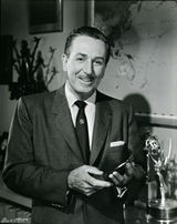 组图：迪士尼诞辰111周年 珍贵私照独家曝光