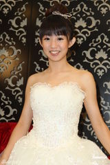 组图：郭书瑶征选MV男主角 白婚纱亮相纯洁美丽