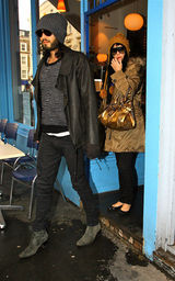 幻灯图集：卡蒂-佩里携男友伦敦街头觅食甜蜜惹眼