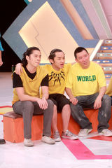 幻灯图：杜汶泽参与《奖门人》 崔建邦打人案后首秀