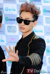 组图：SJ宣传个唱黑装帅酷 4月征战南美