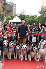 组图：韦礼安自曝怕狗 儿时险被狗叼走JJ