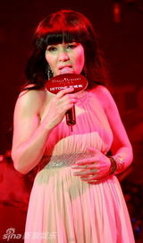 幻灯组图：珍爱女人齐聚北京 巡演发布经典连唱