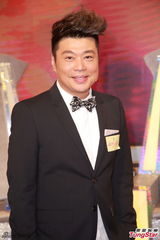 组图：杨诗敏情人节有约 许亦妮信一见钟情