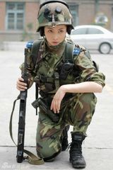 组图：盘点明星帅气军装造型 男星阳刚女星飒爽