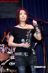 幻灯图：林晓培发专辑劲装亮相 劲歌热舞激情四射