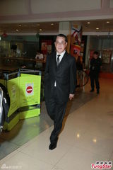 组图：演唱会之父张耀荣出殡 郭富城陪同全程