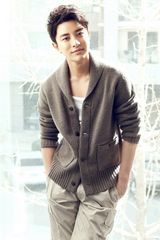 组图：贾乃亮冬日温暖写真 幸福传递正能量