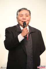 组图：《满月酒》归亚蕾再演“柜儿母”