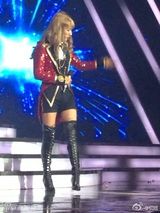 组图：张亮变柔媚泰勒斯威夫特 不再是丑女人