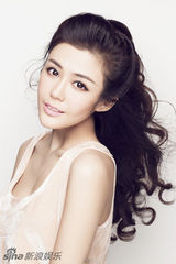 组图：汤晶媚纯美写真风情绽放