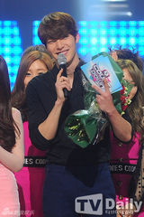 组图:金宇彬告别MCD 泰妍钟铉对唱GirlsDay夺冠