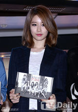 组图：韩团T-ara俏丽甜美举办粉丝见面会