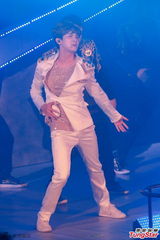 组图：东方神起开唱 劲歌热舞粉丝high不停