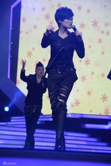 高清组图：新浪网络盛典李宇春现场劲歌热舞