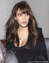 组图：金-卡戴珊亮相 透视装配新发型性感清纯