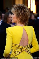 组图：老牌影星简-方达黄裙吸睛亮相奥斯卡