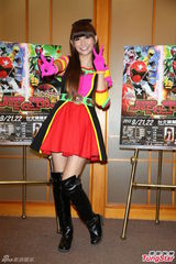 组图：蝴蝶姐姐变骑士公主 挺罗志祥撕信为效果