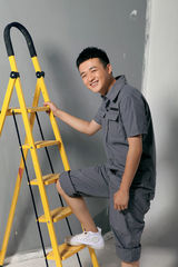 组图：包贝尔《宫2》人气飙升 工装Look向观众拜年