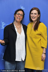 幻灯图集：朱丽安-摩尔携《孩子们没事》亮相柏林