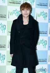 组图：韩棒球选手李容奎与女星刘荷娜喜结连理 