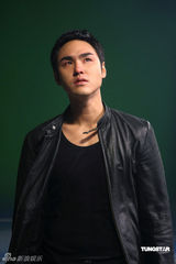 幻灯图集：阮经天赵又廷拍MV 斗演技比身材玩暧昧