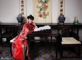 组图：王媛可穿越古典之旅 红装喜庆迎新年