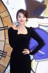 高清图：朴施厚文根英宣传《清潭洞爱丽丝》