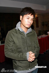 幻灯图：关咏荷9年后再拍无线剧 米雪造型“粉嫩”