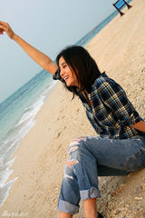 高清：小宋佳最新海边大片 简单自然俏皮可爱