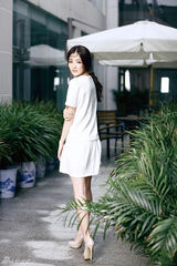 组图：徐璐时尚青春写真 甜美清新“童心未泯”