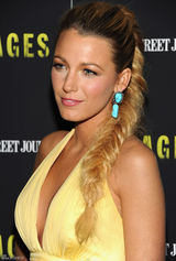 组图：布莱克明黄色礼服闪耀《野蛮人》纽约首映