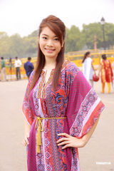 幻灯图：候选港姐印度拍外景 水土不服状态不佳 