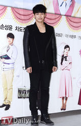 组图：韩星洪雅凛主演《蔘生》开座谈会