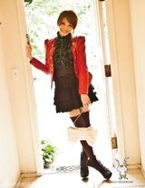 组图：藤井莉娜秋装写真 潮流搭配日系甜美风