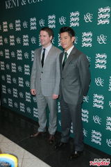 组图：郭富城马场巧遇球星欧文交流养马心得