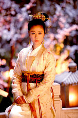 组图：林心如严宽《倾世皇妃》剧照玩暧昧