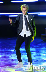 组图：EXO与2PM等唱响亚洲音乐节劲歌热舞