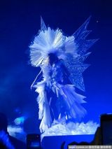 高清组图：Gaga开唱再进化 三点喷火尺度惊人