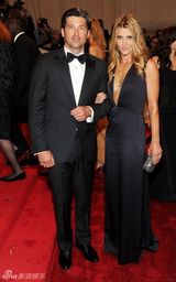 组图：美国时装学院庆典举行 众明星红毯竞艳