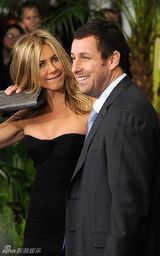 高清图：《随波逐流》首映 安妮斯顿pk妮可-基德曼