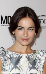 幻灯图集：名品店加州开张 阿尔芭贝瑞等美人捧场