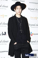 组图：孙浩英李钟硕等众韩星出席首尔时装秀