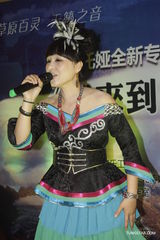 组图：乌兰托娅转型之作问世 放言自己愿意尝试改变