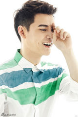 组图：孙坚活力写真阳光传递正能量