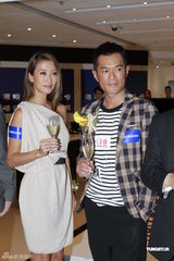 组图：谢婷婷与古天乐出席活动 曝谢贤老花打错电话