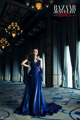 组图：顾璇曝杂志珠宝写真 典雅魅惑风情别样