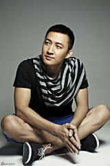 组图：王阳雅痞写真曝光 诠释本真文艺范